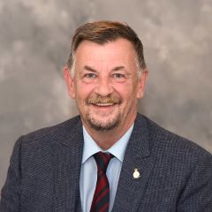 A photograph of Councillor Robert Spears